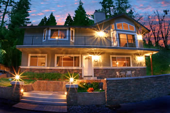 photos of spacious home for sale in Crestline.